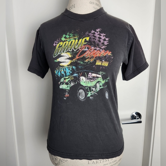 Vintage Tops - Vintage Grave Digger Tshirt